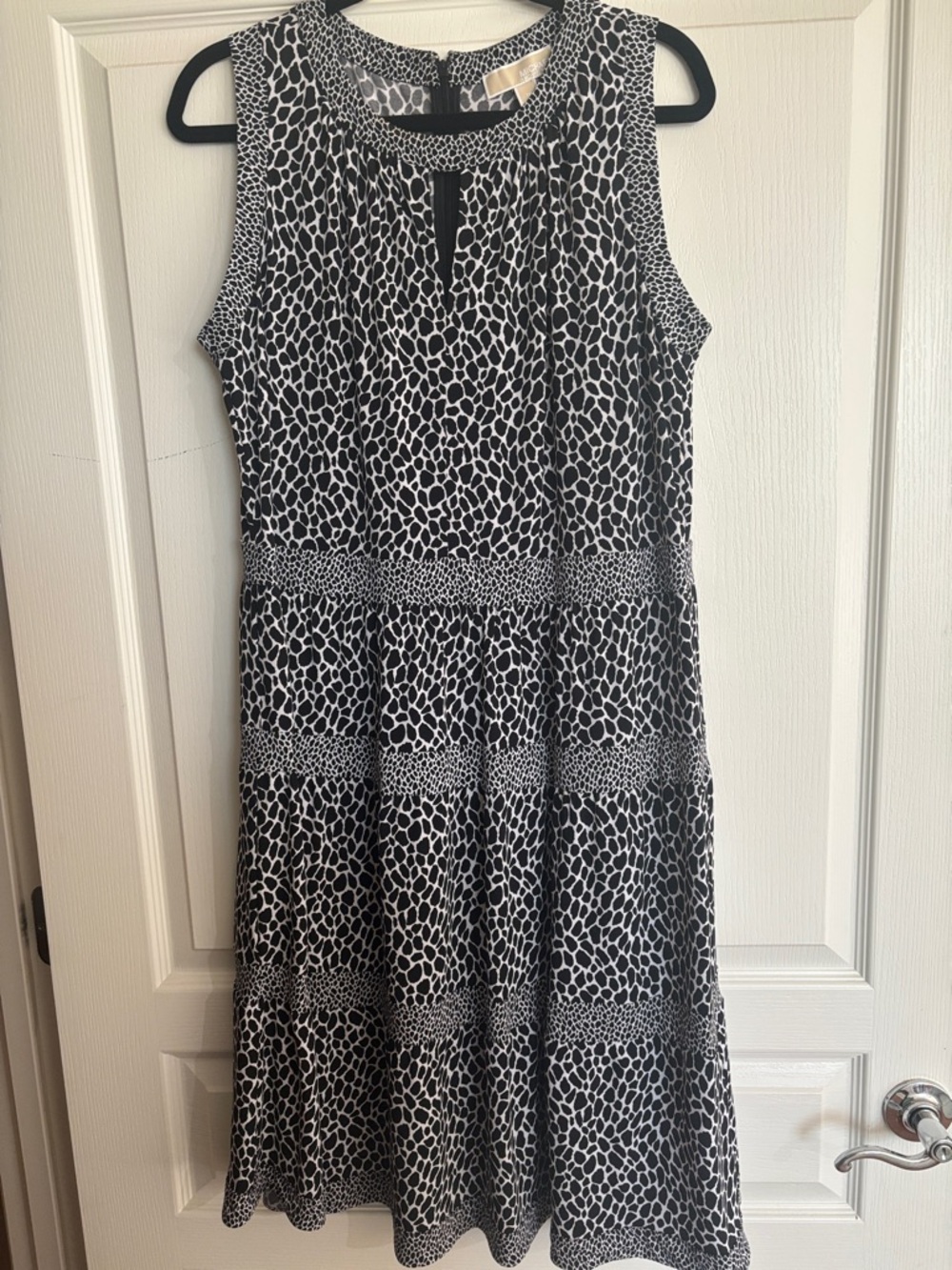 Sleeveless Black and White Printed Dress